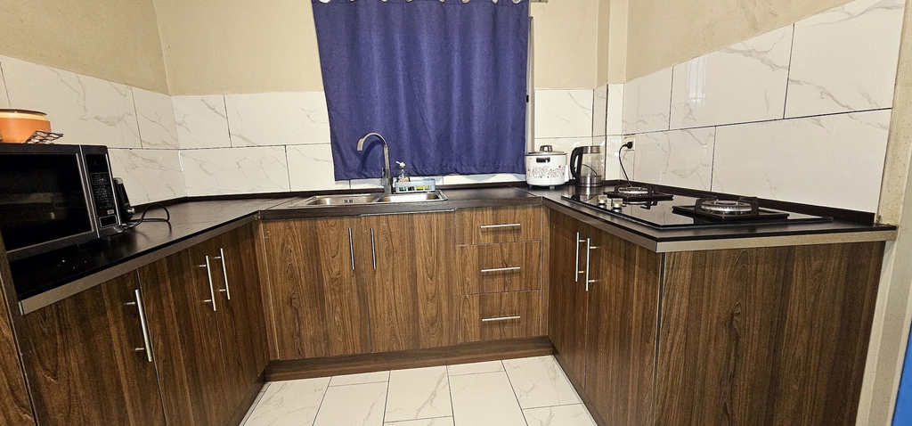 Others 3, Ideal Home, Ba