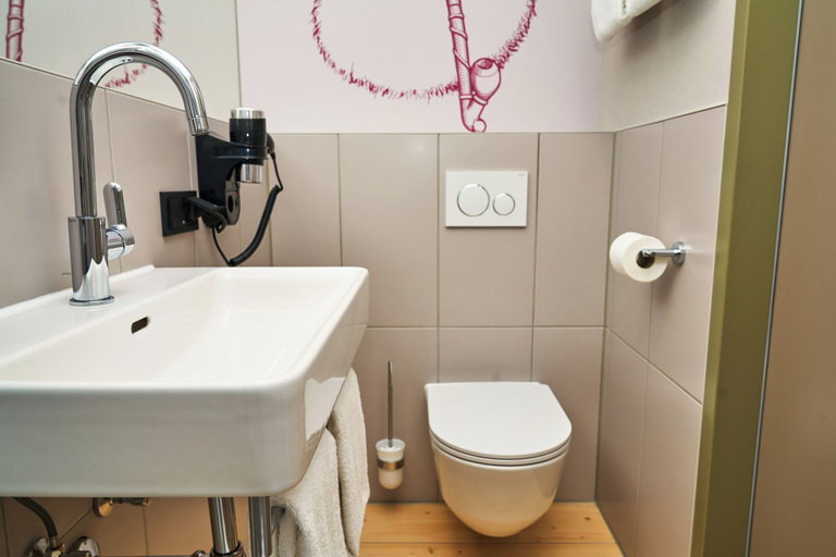 Bathroom 5, McDreams Hotel München-Nord, Freising