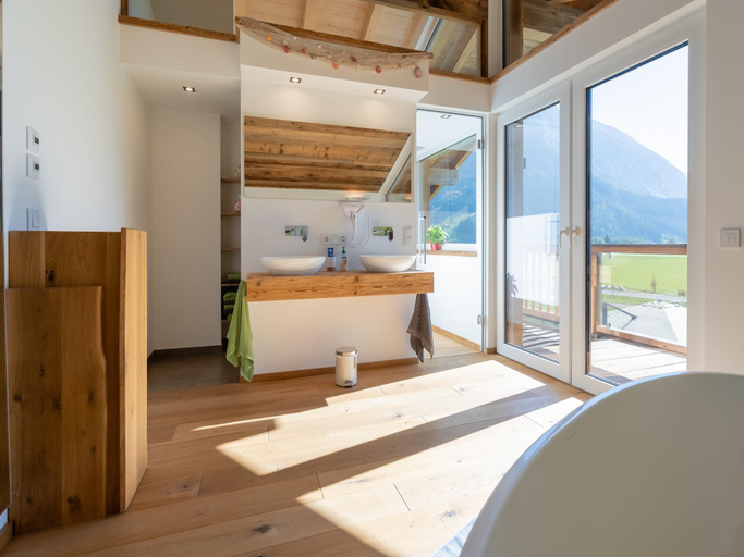 Bathroom 4, Chalet in Neukirchen by Wildkogel Ski Slopes, Zell am See