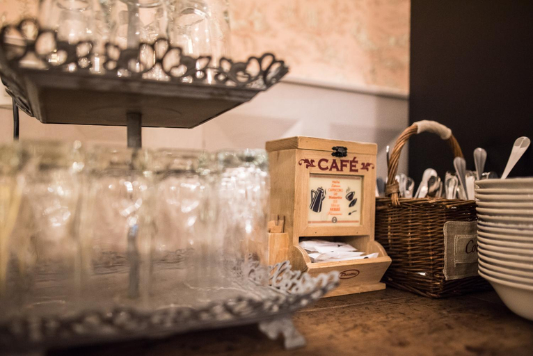 Food & Drinks 5, Logis Hotel Auberge du Port des Roches, Sarthe