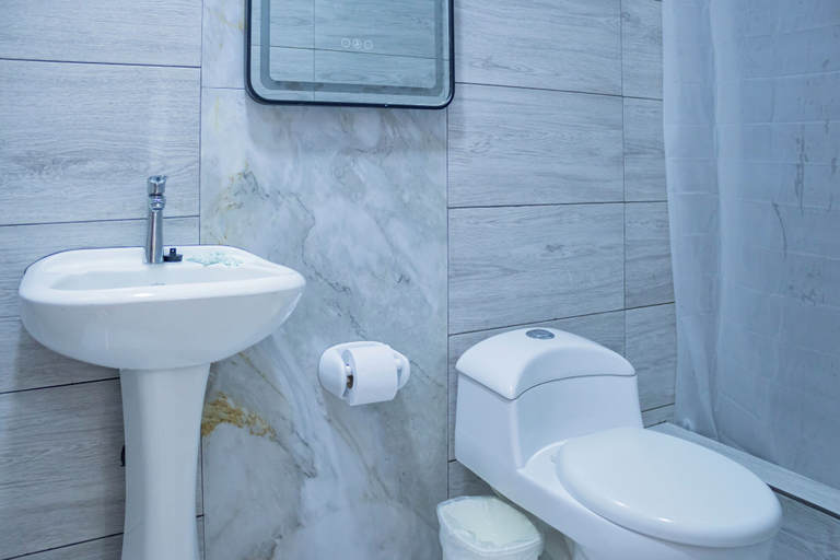 Bathroom 4, Hotel La Casona, Maynas
