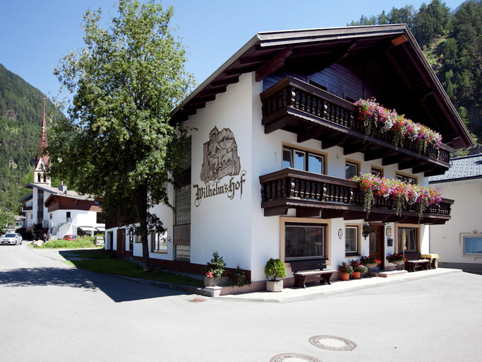 Others 4, Apartment in Austria with Mountain Views, Imst