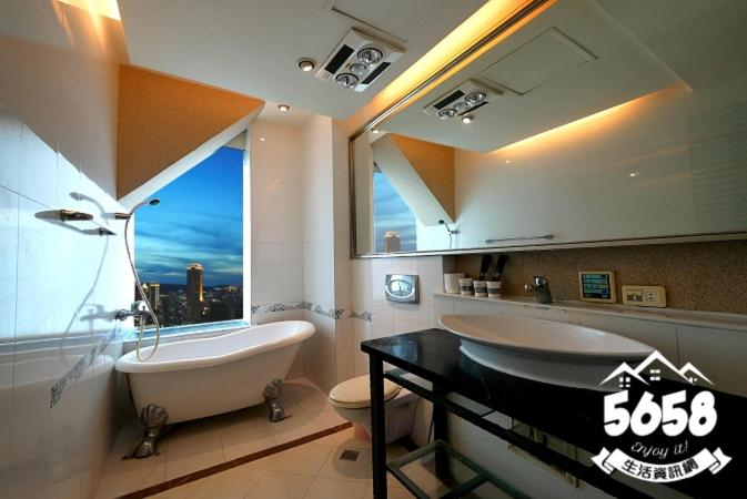 Bathroom, 85 Love Apartment, Kaohsiung