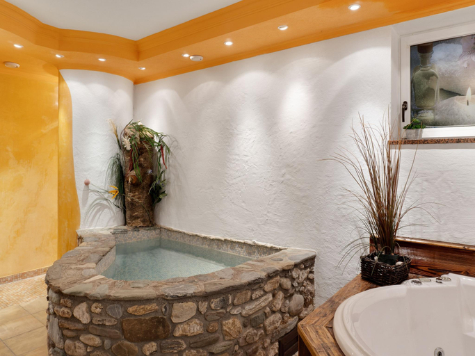 Bathroom 2, Apartment in Grossarl near Ski Slopes, Sankt Johann im Pongau