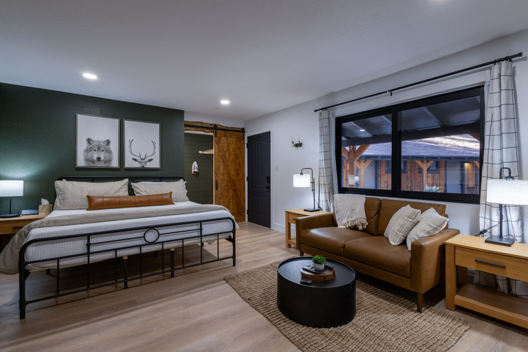 Bedroom 3, Timber Lodge, Navajo