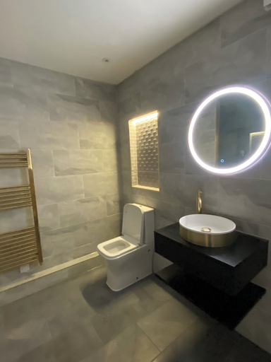 Bathroom 5, Above hotels, Lancashire