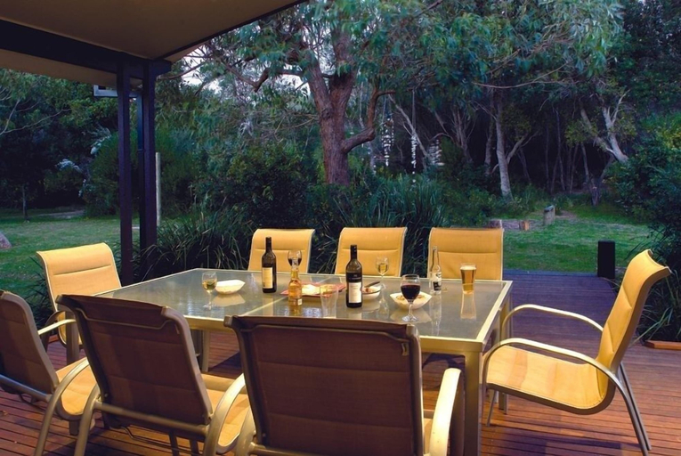 Food & Drinks, Plomer Beach House, Port Macquarie-Hastings - Pt B