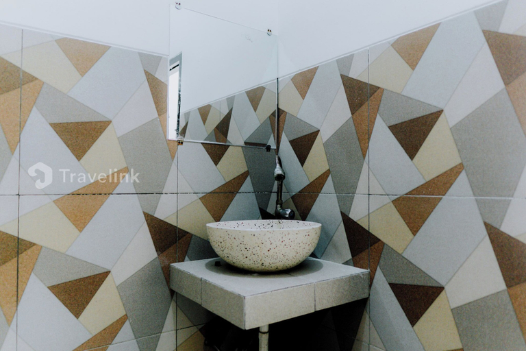 Bathroom 4