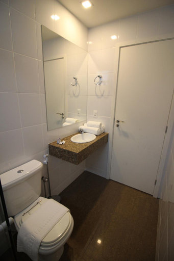 Bathroom 4, Impar Suites Barao de Cocais, Barão de Cocais