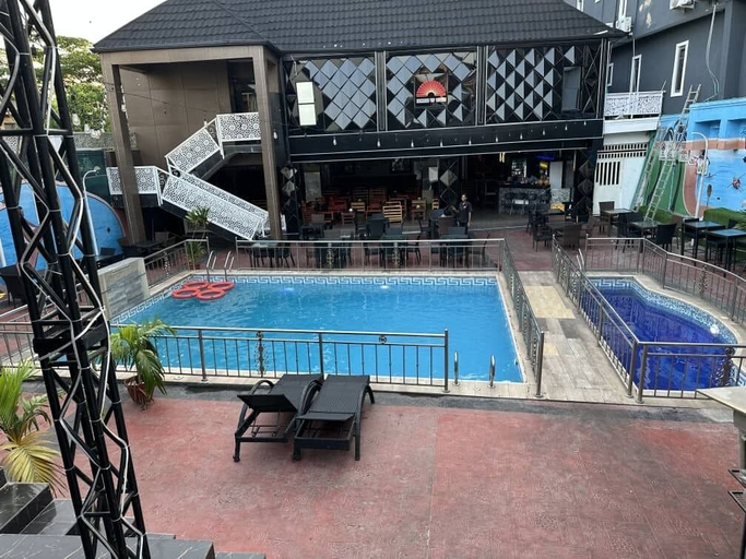 Sport & Beauty 3, mountaintop suite and apartment, Ikeja