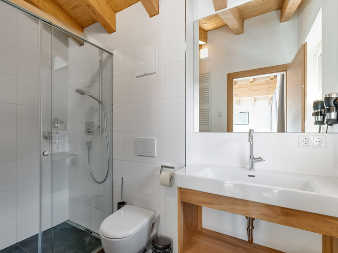 Bathroom 3, Chalet in Muhlbach near Hochkonig Ski, Sankt Johann im Pongau