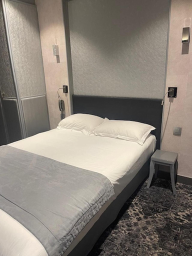 Bedroom 4, L'adresse, Paris