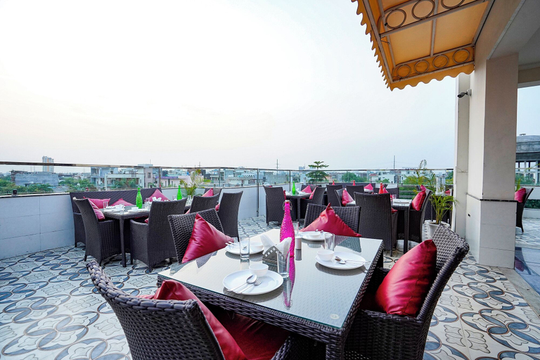 Food & Drinks 3, Fabhotel Divine & Banquet, Gautam Buddha Nagar