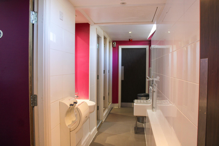 Bathroom 4, London Kensington Holland Park, London