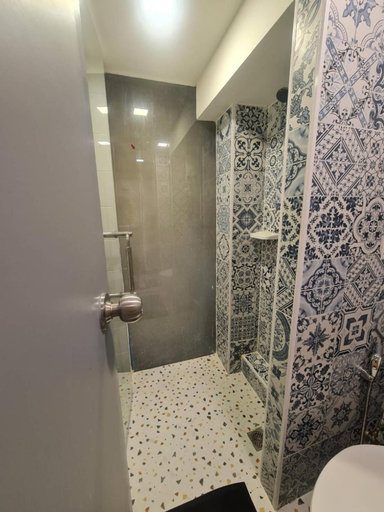 Bathroom 3, Suraya Bangkok, Phra Nakhon