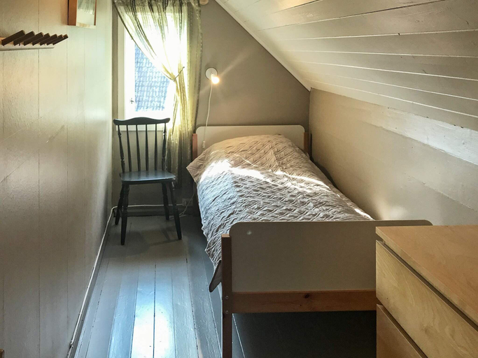 Bedroom 2, person holiday home in oystese, Kvam