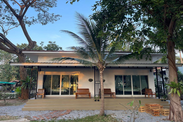 Exterior 16