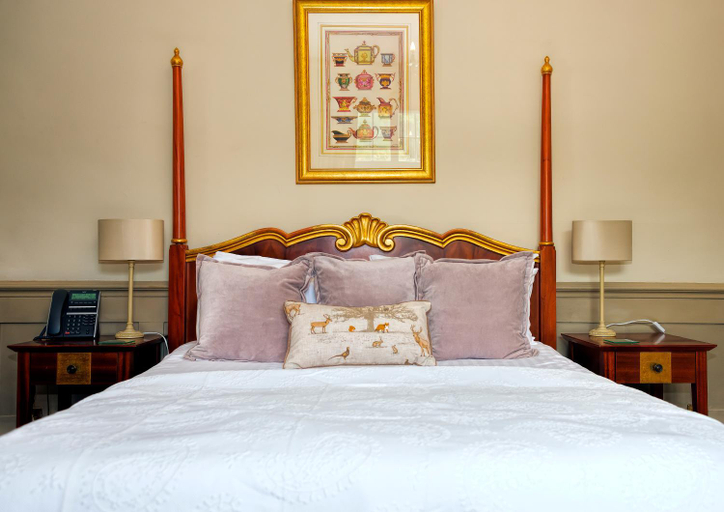 Bedroom, Willington Hall Hotel, Cheshire West and Chester
