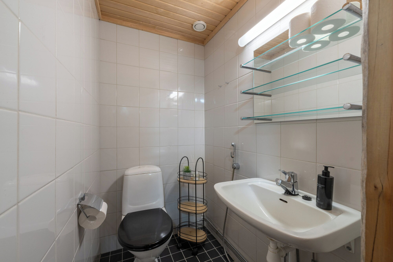 Bathroom 4, Kuukkeli Log Houses Teerenpesä - Premium Suite A48, Lapland