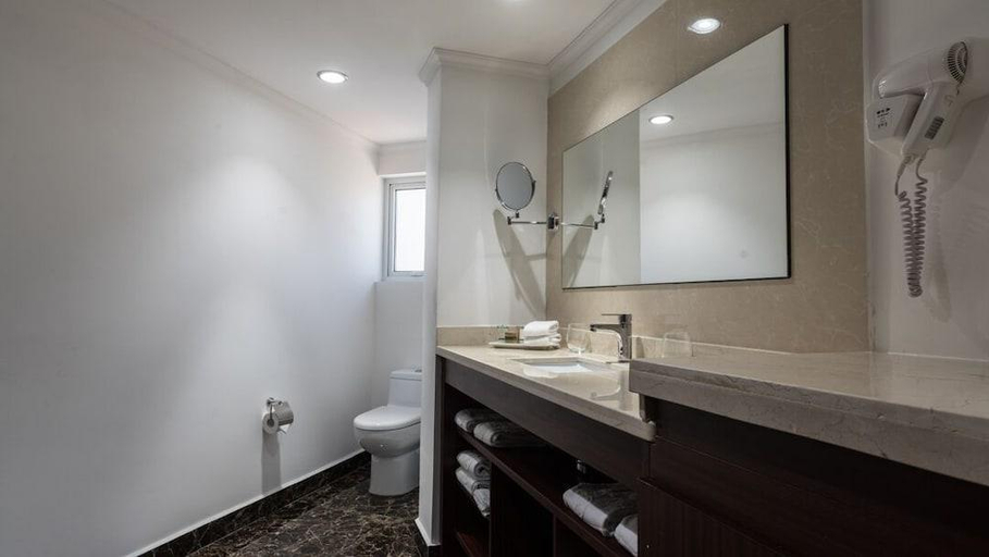 Bathroom 3, Hotel Costa Pacifico - Suite, Antofagasta