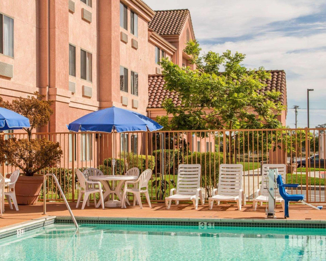Sport & Beauty 4, Rodeway Inn Watsonville, Santa Cruz