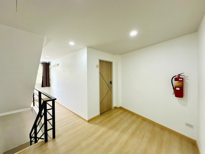 Others 5, The Cozy77 – No Parking, Bang Plad