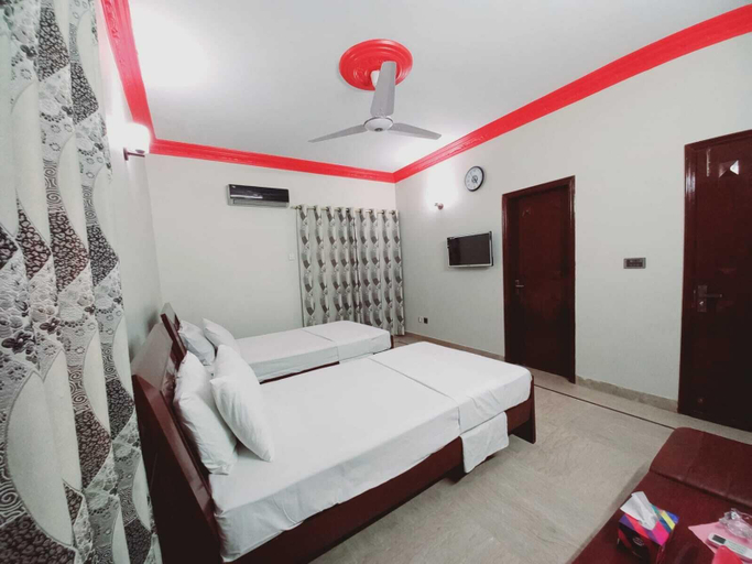 Others 5, Gulshan Family Guest House, Karachi