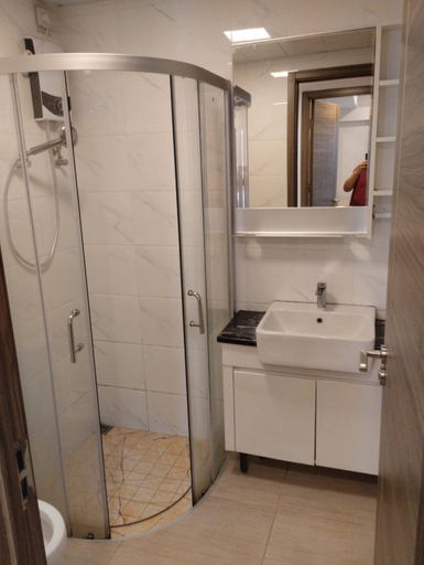 Bathroom, Maison Celeste at Sky House Tower Duxton (2), South Tangerang