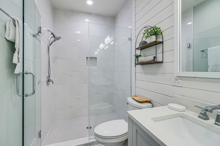 Bathroom 4, Once Upon a Tide TC 5103, Nueces