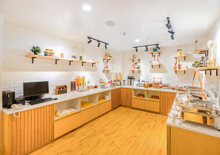 Food & Drinks 5, Bloom Hotel - HSR Layout Sec 6, Bangalore