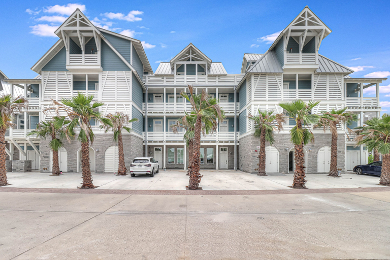 Exterior & Views 2, Sandcastle TC 8303, Nueces
