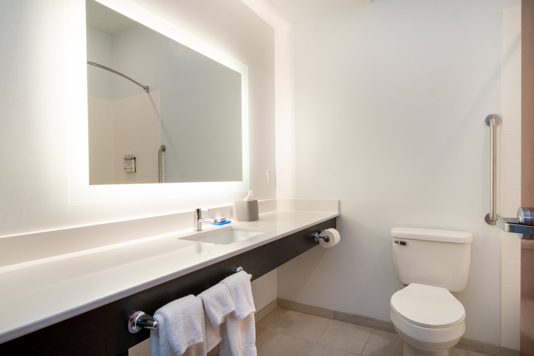 Holiday Inn Express Hotel & Suites Bedford by IHG - Tap to explore photos