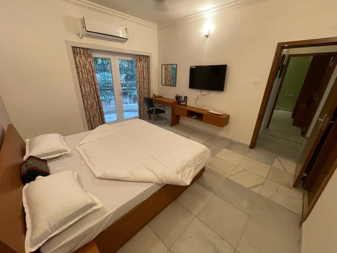 3, Ishan Apartments 3BHK Individual Rooms, Vadodara