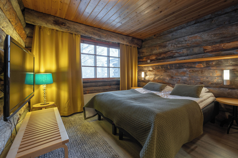 Bedroom 3, Kuukkeli Log Houses Teerenpesä - Premium Suite A48, Lapland