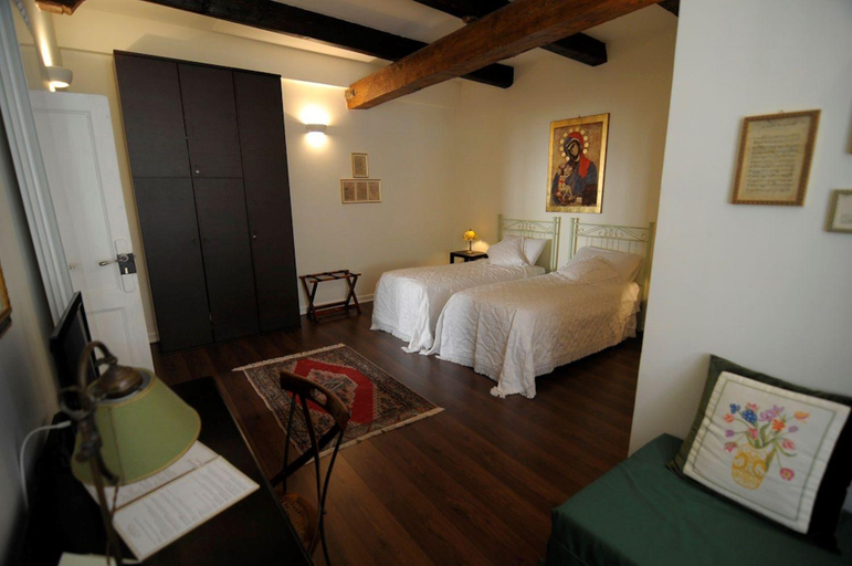 Others 5, Apartment Via dell'Astrologo, Cosenza