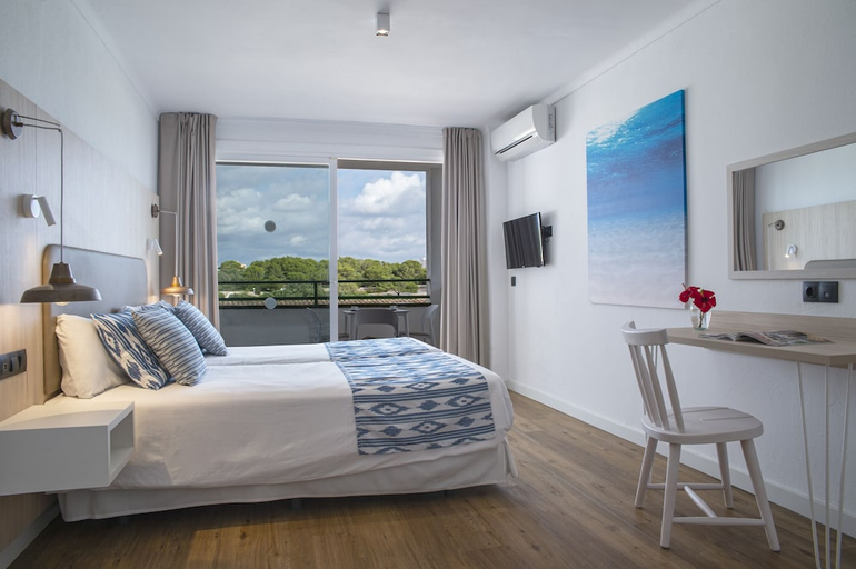 Bedroom 3, Wyndham Mallorca Portocolom Resort, Baleares