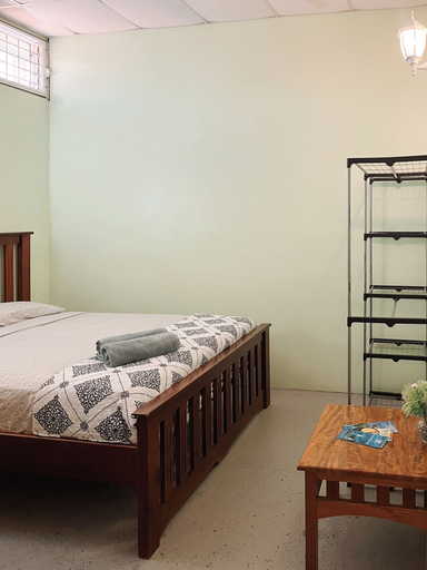 Bedroom 2, D's Inn
