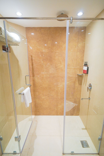 Bathroom 3, Ramee Guestline Hotel TIRUPATI, Chittoor