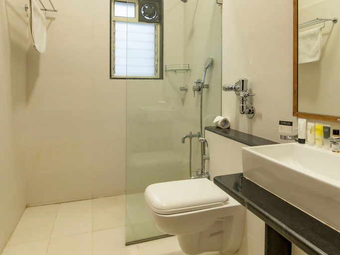 Bathroom 12