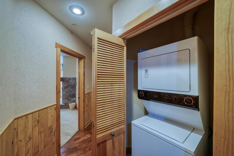 Bathroom 13