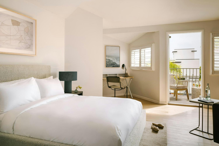 Bedroom 3, La Ensenada Hotel Laguna Beach, Sonder by Marriott Bonvoy, Orange