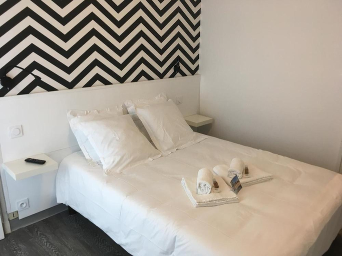 Bedroom 2, Hotel de la Mer, Hérault