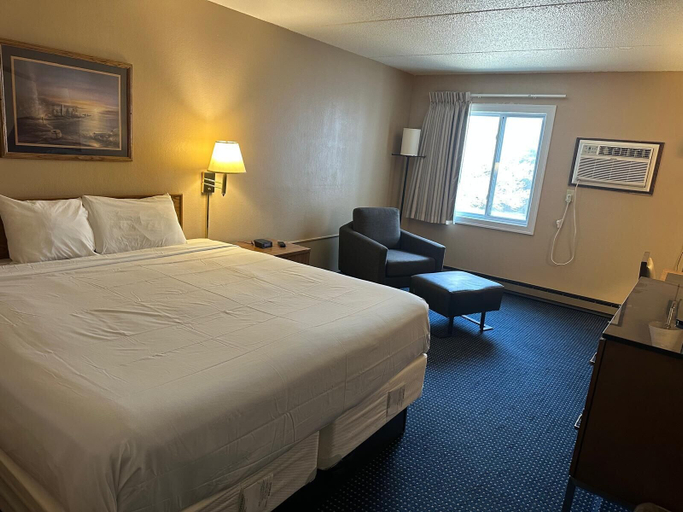 Bedroom 4, The White House Inn, Brown