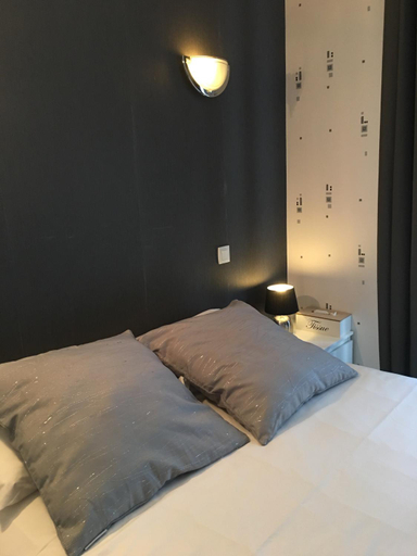 Others 4, Le Grillon, Manche