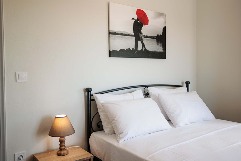 Room 5, Seaview Serenity - Beachside Getaway, Peloponnese