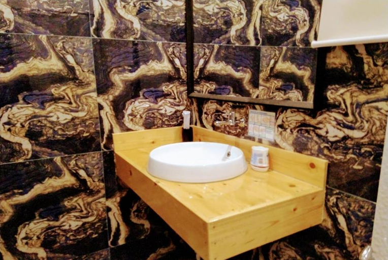 Bathroom 3, Monallan Boracay Hotel, Malay