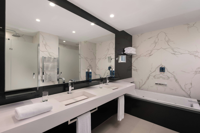 Bathroom 5, Four Points by Sheraton Costa Blanca Resort, Alicante