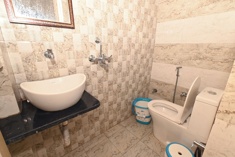 Bathroom 3, Namah Inn, Varanasi
