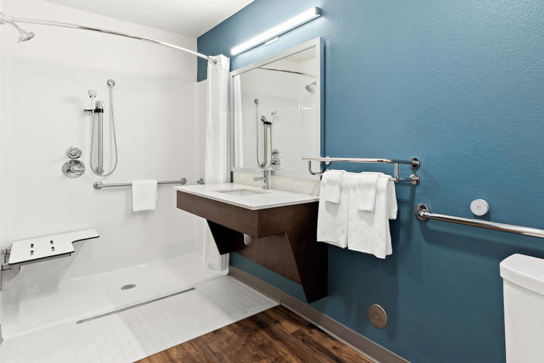 Bathroom 4, Woodspring Suites Denver Commerce City, Adams
