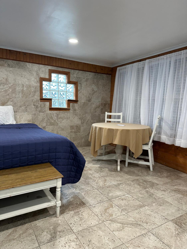 Bedroom 1, Nautical Motel, Rockingham